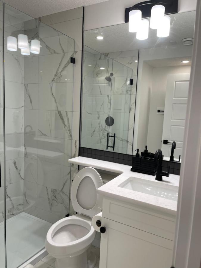 Tastefully Furnished One Bedroom Hébergement de vacances *