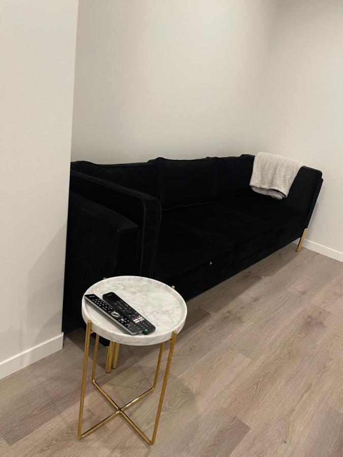 Tastefully Furnished One Bedroom Hébergement de vacances *